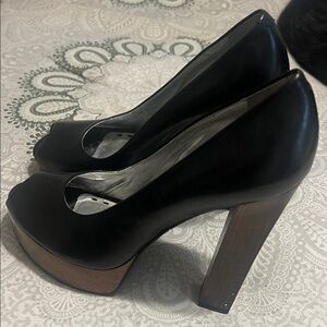 Gianni Bini Black and Brown Peep-Toe Heels